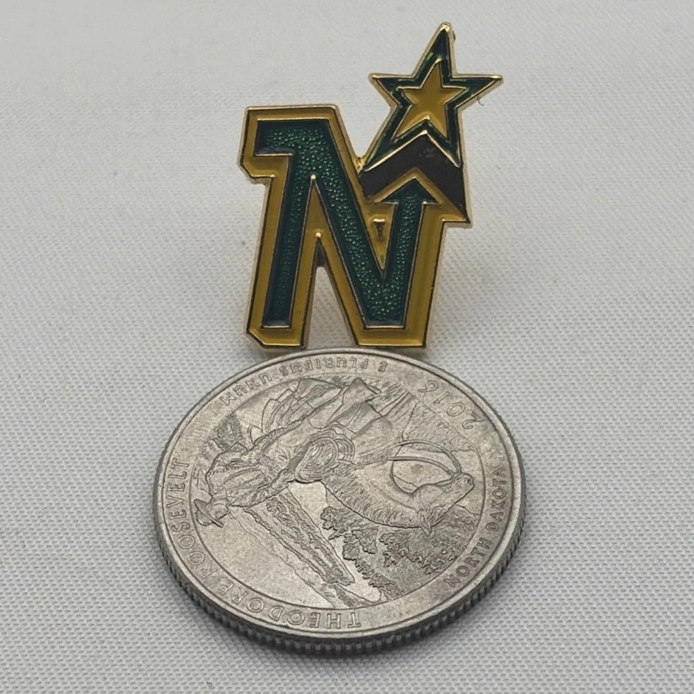 Minnesota North Stars Logo Hockey NHL Team Lapel Hat Pin